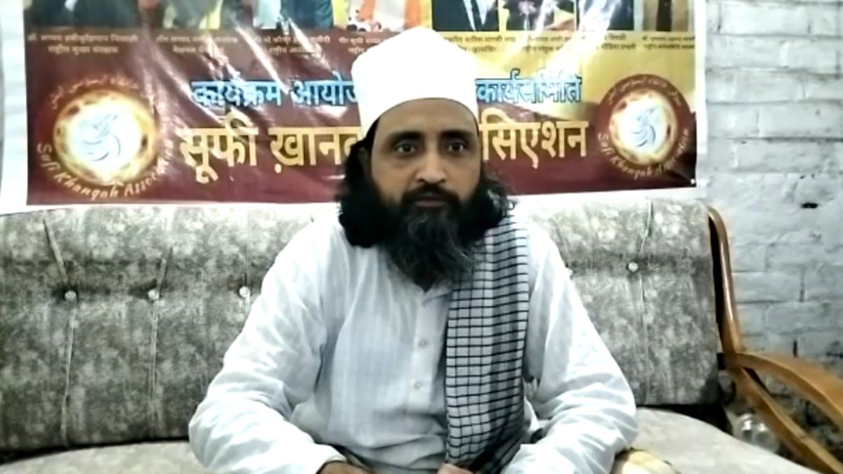 पाकिस्तान से मिली जान से मारने की धमकी, सुरक्षा मांगी तो घर के बाहर तैनात कीं दो निहत्थी महिला होमगार्ड पाकिस्तान से मिली जान से मारने की धमकी, सुरक्षा मांगी तो घर के बाहर तैनात कीं दो निहत्थी महिला होमगार्ड