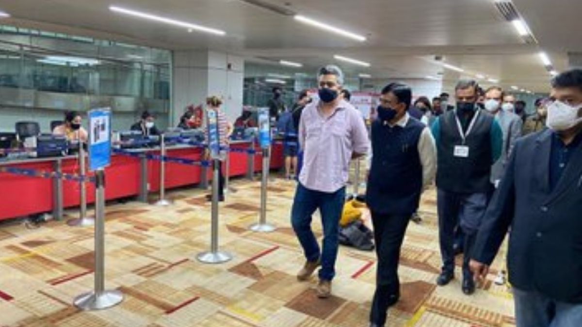 निरीक्षण करने पहुंचे स्वास्थ्य मंत्री मनसुख मंडाविया