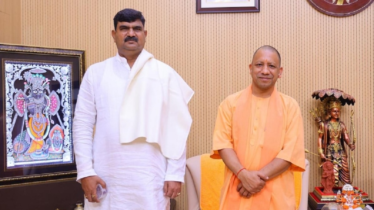 प्रदेश संगठन महामंत्री धर्मपाल सिंह और सीएम योगी आदित्यनाथ ( फाइल फोटो ) प्रदेश संगठन महामंत्री धर्मपाल सिंह और सीएम योगी आदित्यनाथ ( फाइल फोटो )