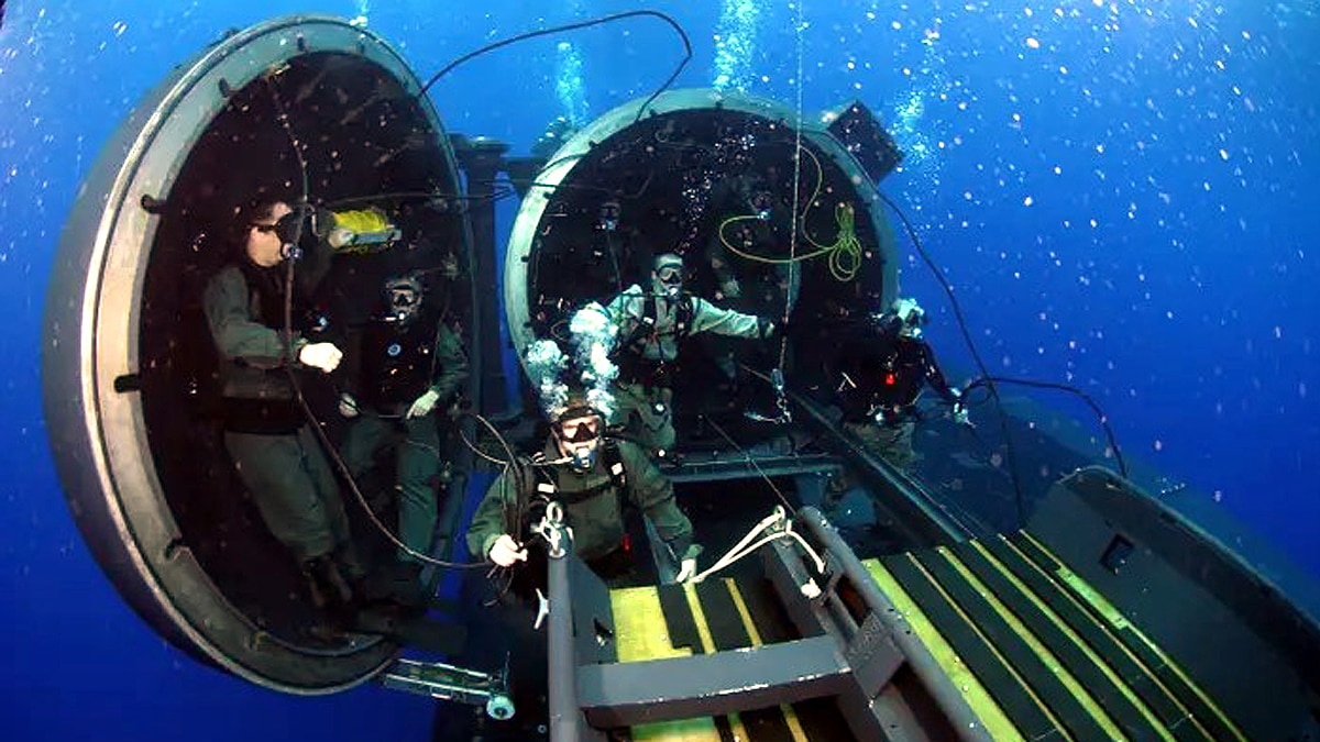 बैटरी से चलने की वजह से इसके इंजन में कोई आवाज नहीं आती. इसलिए आने-जाने का कुछ पता नहीं चलता. (फोटोः US Navy)