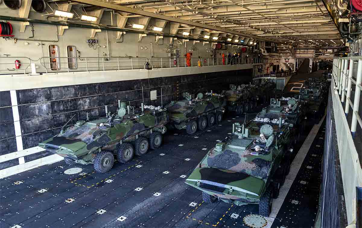 USS Tripoli 2500 marines Heading Iran