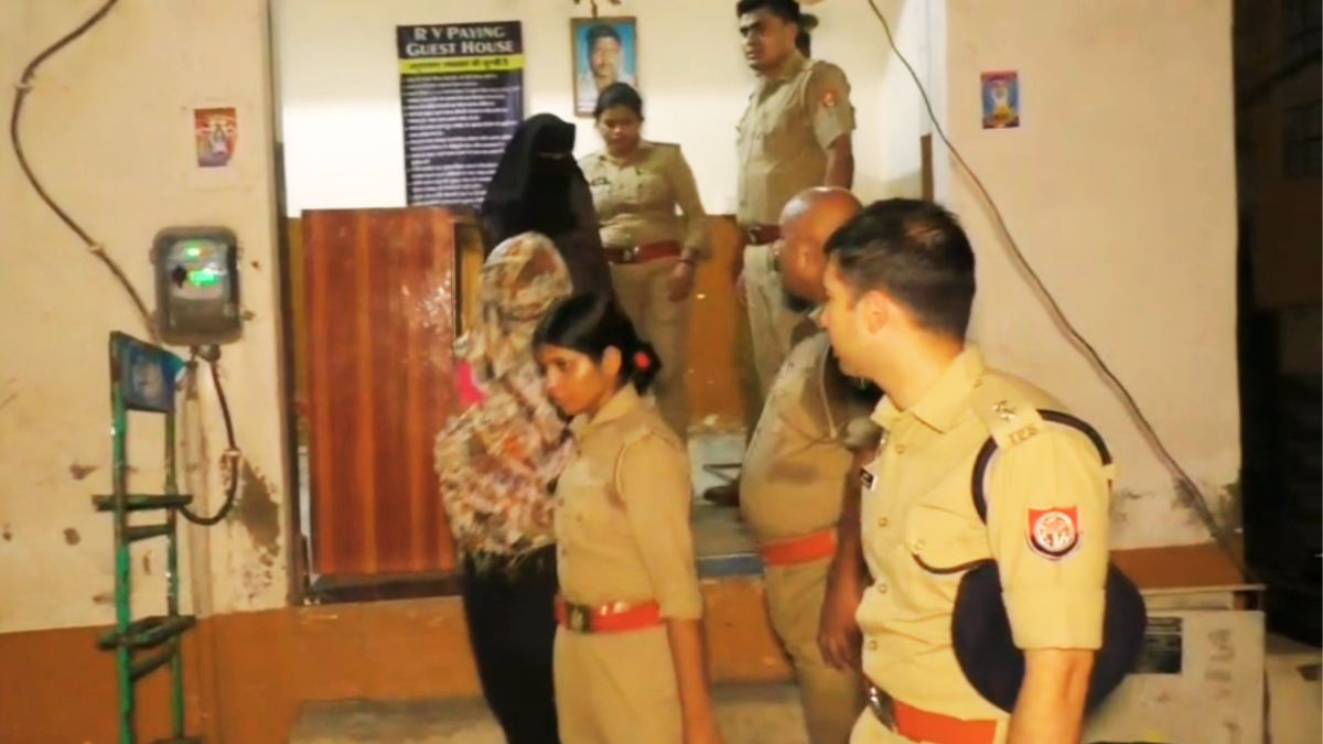 Varanasi Guest House Raid 4 Women 3 Men Detained Alleged Sex Racket Varanasi Guest House Raid 4 Women 3 Men Detained Alleged Sex Racket