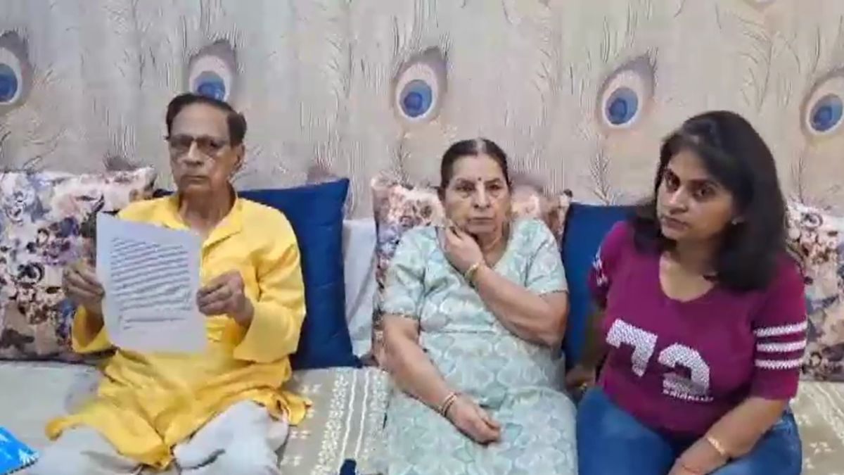 Video calls fake Police fraud of 2 crore retired bank manager Ghaziabad in trap