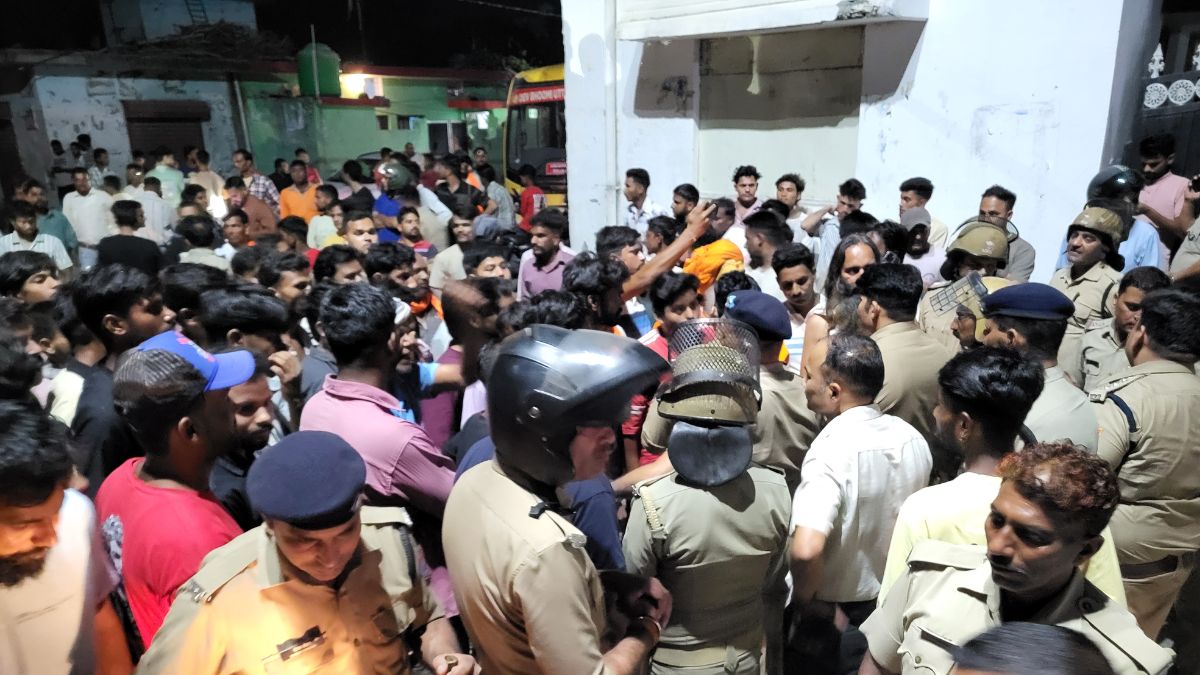 vikasnagar tension after hindu youth murder accused house set on fire internet suspended vikasnagar tension after hindu youth murder accused house set on fire internet suspended