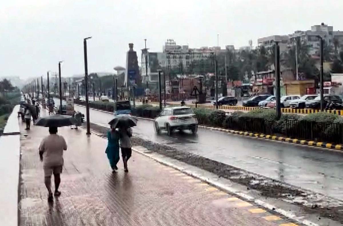 cyclone Arnab landfall wind speed cyclone Arnab landfall wind speed