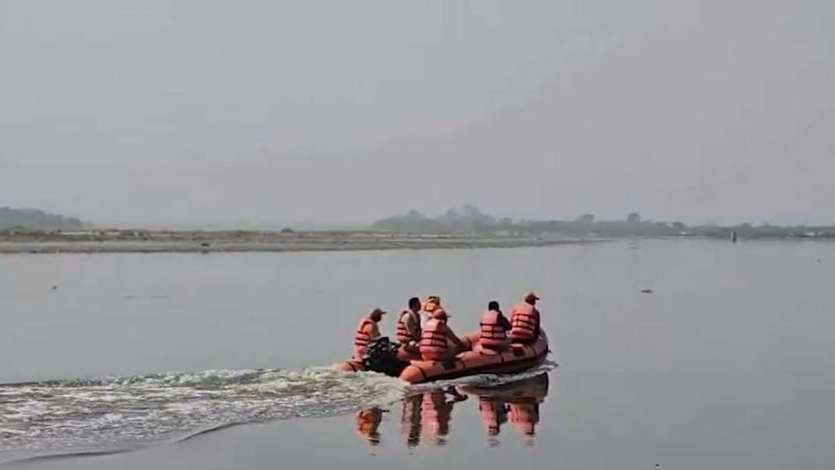 वृन्दावन नाव हादसा, 13 मरे, 3 लापता, तलाश अभियान 20 किमी