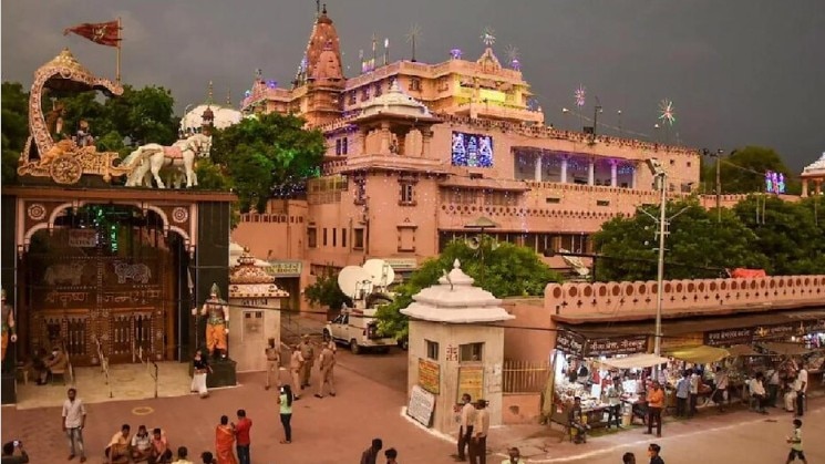 वृंदावन में हर साल आते हैं करोड़ों लोग (Photo-ITG)