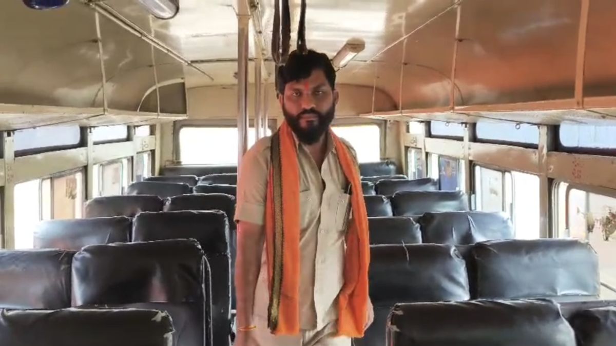 washim st conductor returns rs 24000 lost two years ago after aadhaar card helped -identify elderly woman washim st conductor returns rs 24000 lost two years ago after aadhaar card helped -identify elderly woman