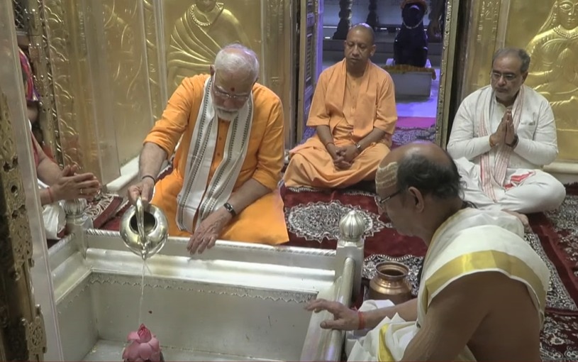 पीएम मोदी रोड शो