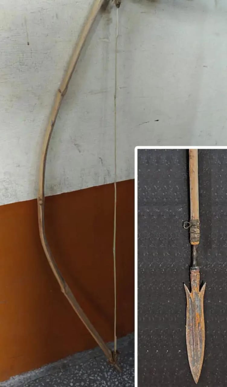 इसी तीर-कमान से हमला किया गया था.