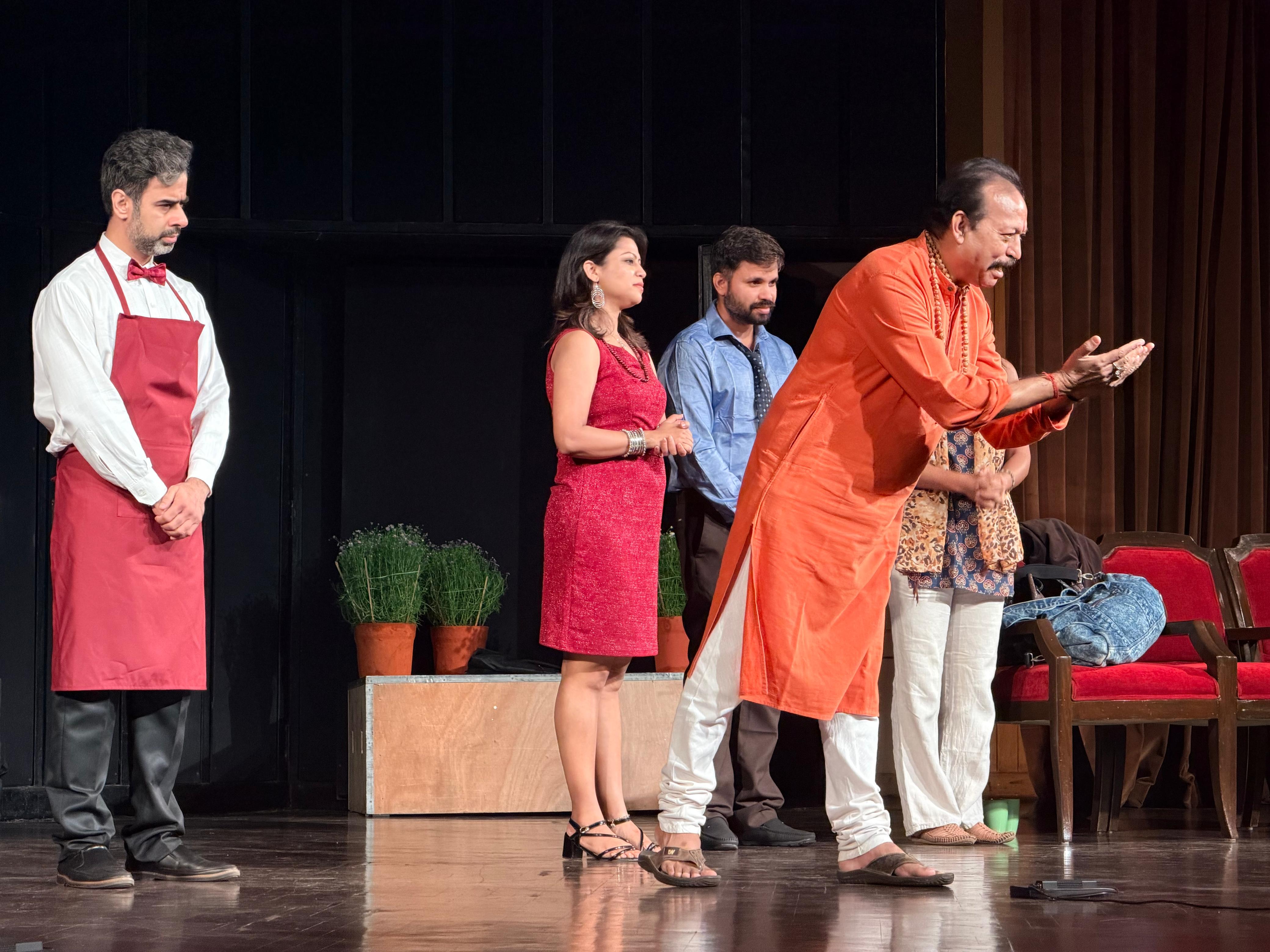 Jeene bhi do yaron play