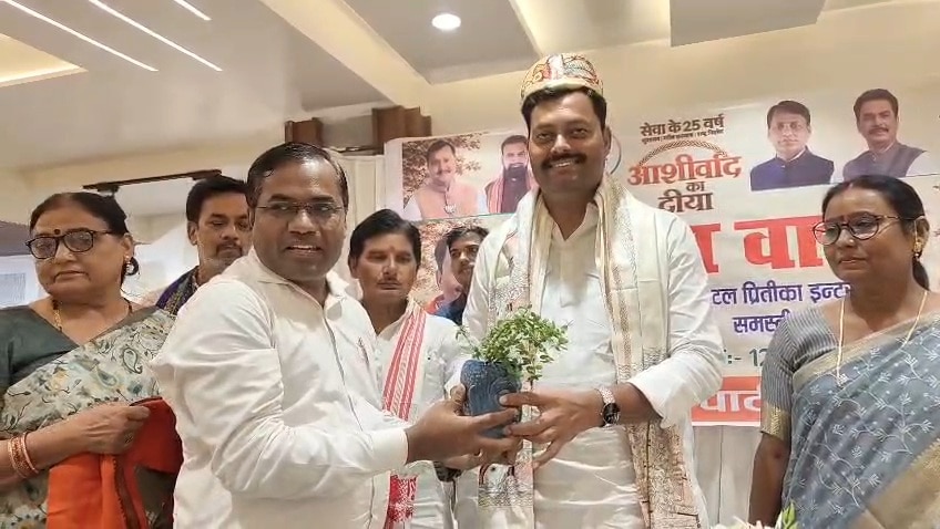 तेजस्वी यादव