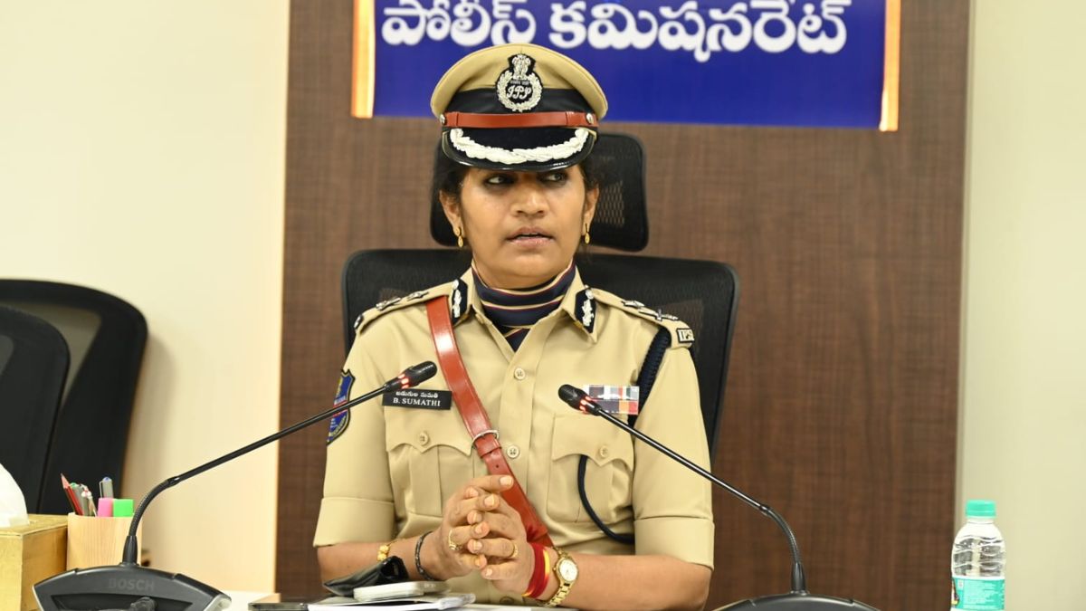 who is ips b sumathi hyderabad woman cp undercover operation women safety