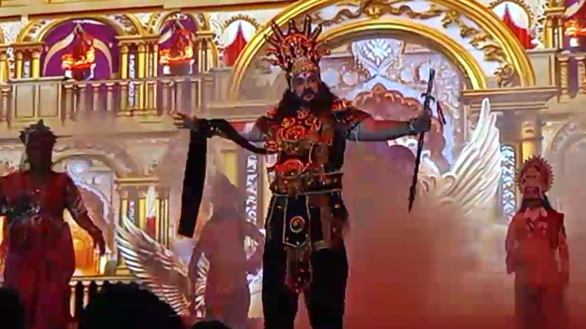 Who Is Shahbaz Khan Bollywood Actor Playing Ravana Karkardooma Ramlila Who Is Shahbaz Khan Bollywood Actor Playing Ravana Karkardooma Ramlila
