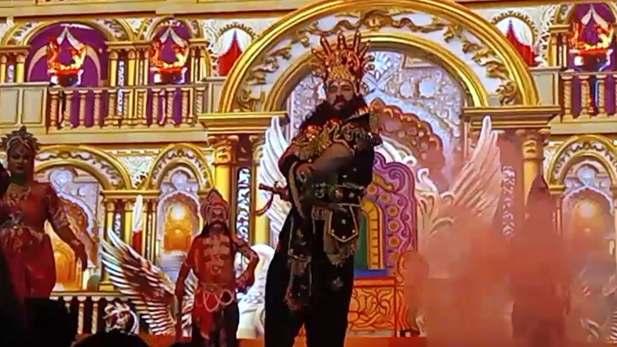 Who Is Shahbaz Khan Bollywood Actor Playing Ravana Karkardooma Ramlila Who Is Shahbaz Khan Bollywood Actor Playing Ravana Karkardooma Ramlila