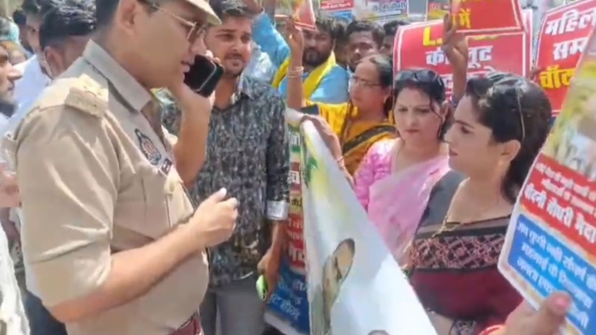 women protest over gas shortage in basti women protest over gas shortage in basti