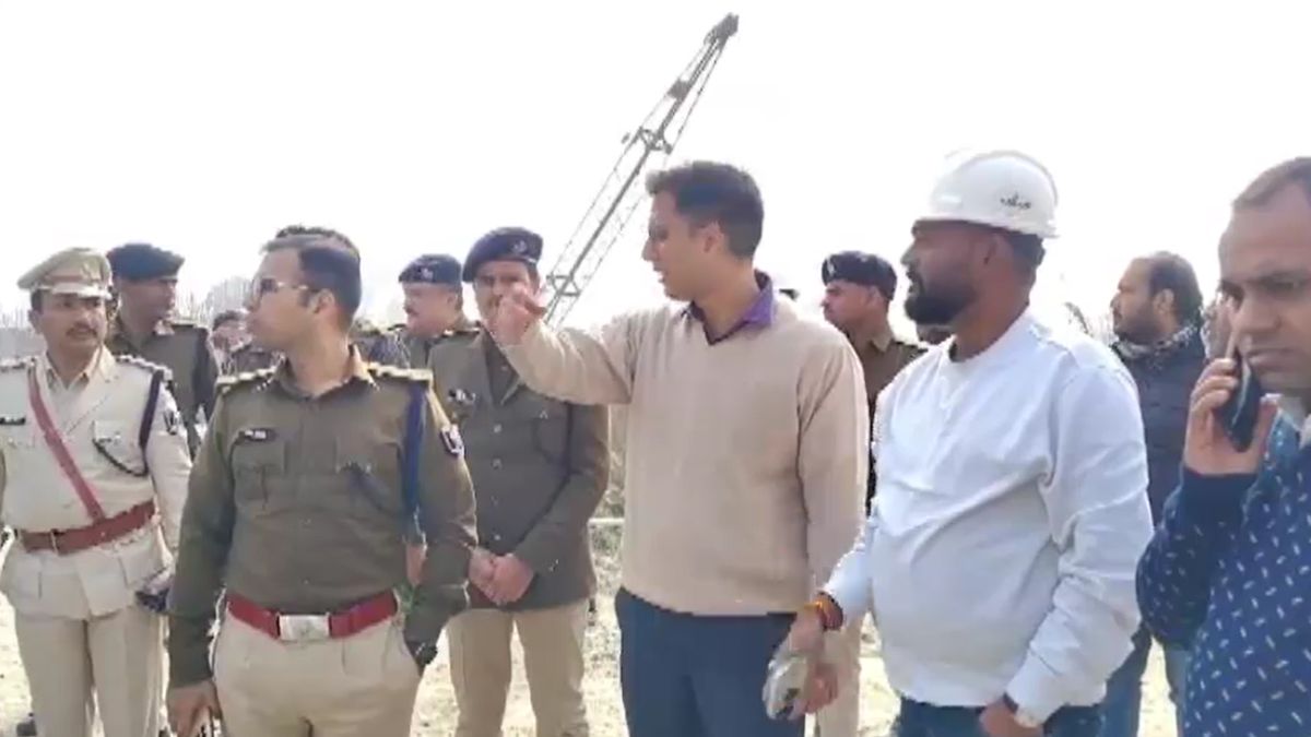 17 को होगी दुनिया के सबसे बड़े शिवलिंग की स्थापना… विराट रामायण मंदिर में चल रहीं तैयारियां, कलेक्टर ने दिया दिशा-निर्देश 17 को होगी दुनिया के सबसे बड़े शिवलिंग की स्थापना… विराट रामायण मंदिर में चल रहीं तैयारियां, कलेक्टर ने दिया दिशा-निर्देश