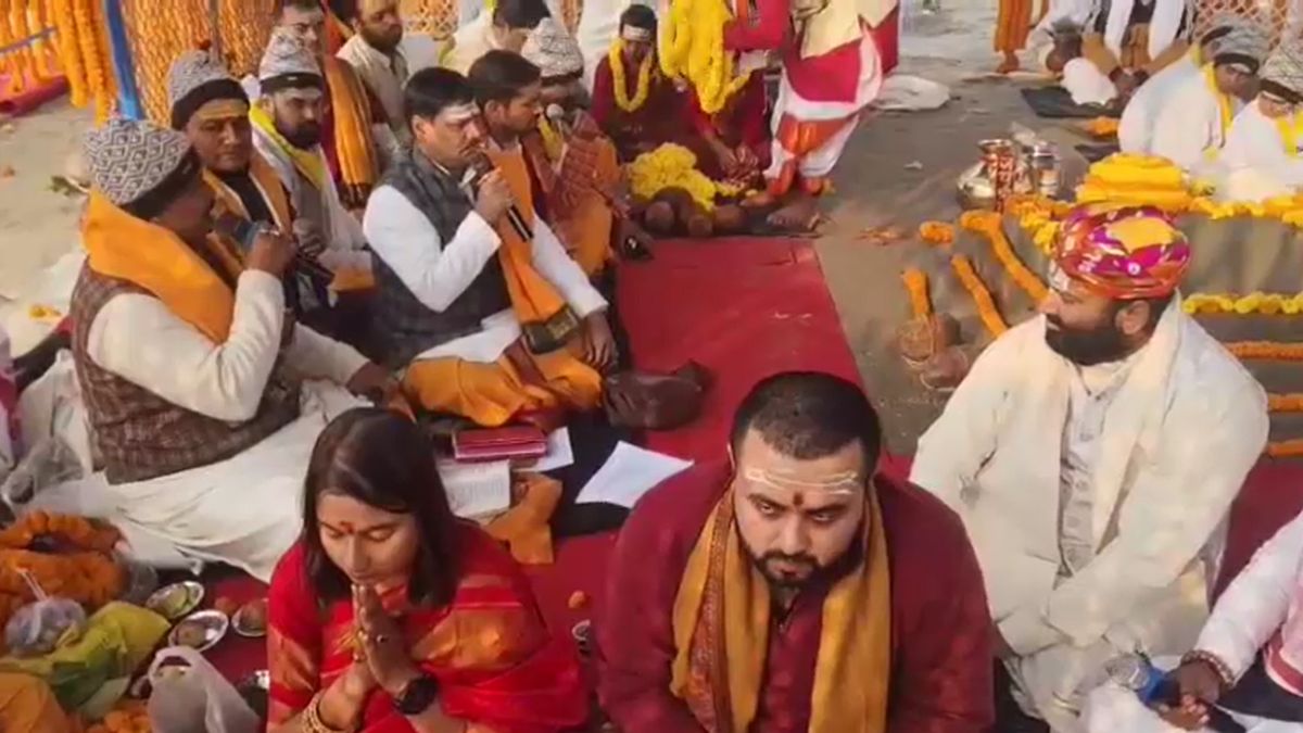 worlds largest shivalinga installed in motihari Vedic mantras chanting