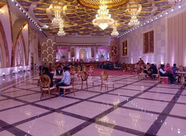 à¤° à¤¶ à¤µà¤¤ à¤² à¤¨ à¤• à¤†à¤° à¤ª à¤¨ à¤² à¤¬ à¤¤ Sdm à¤ª à¤• à¤® à¤£ à¤• à¤¹ à¤ˆ à¤¶ à¤¦ à¤œà¤¯à¤ª à¤° à¤® à¤¹ à¤† à¤° à¤¸ à¤ª à¤¶à¤¨ Sdm Pinky Meena And Neeraj Got Married Reception Organised In Jaipur Marriage Garden Aajtak
