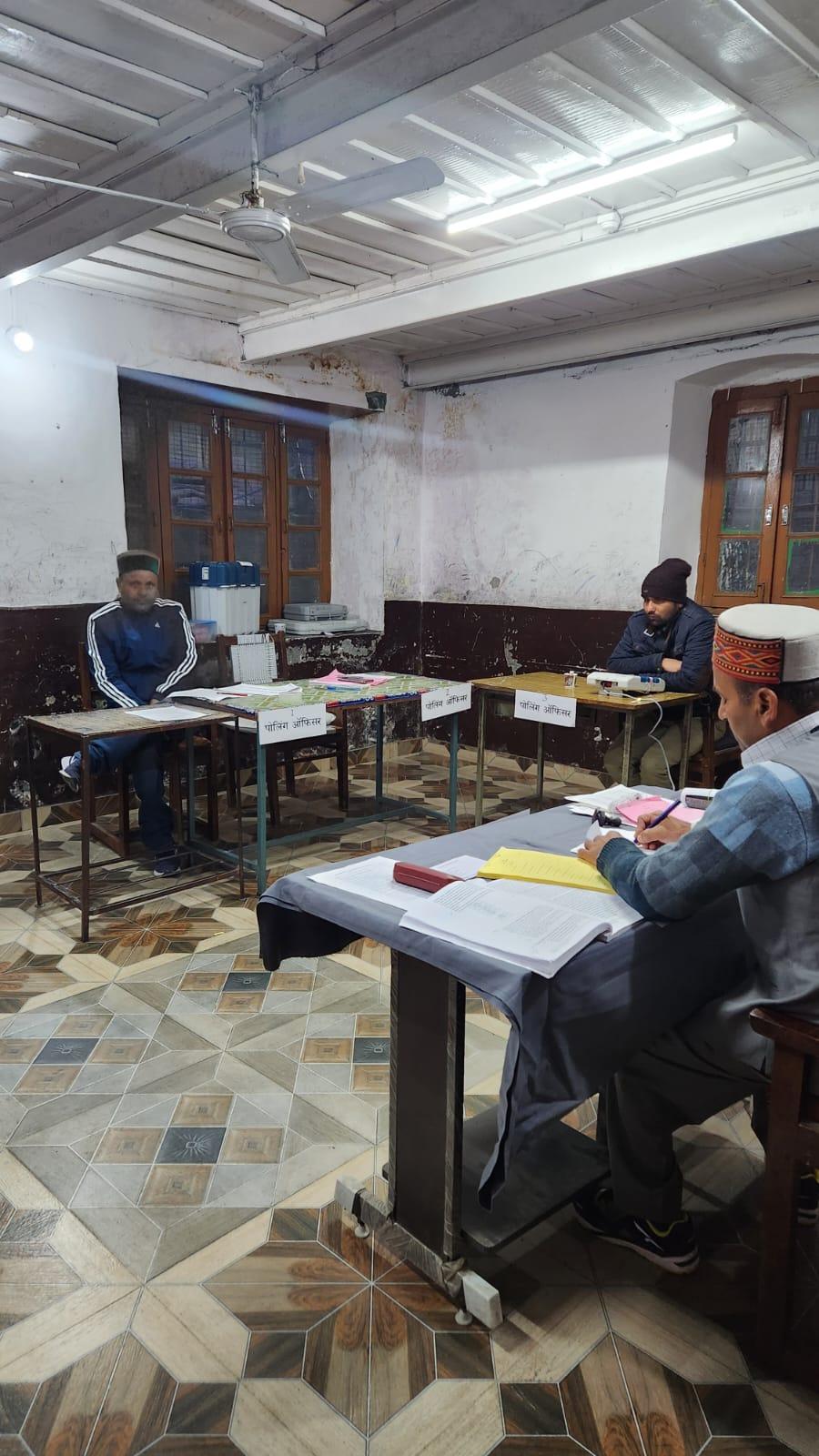 वोटिंग की तैयारियां शुरू