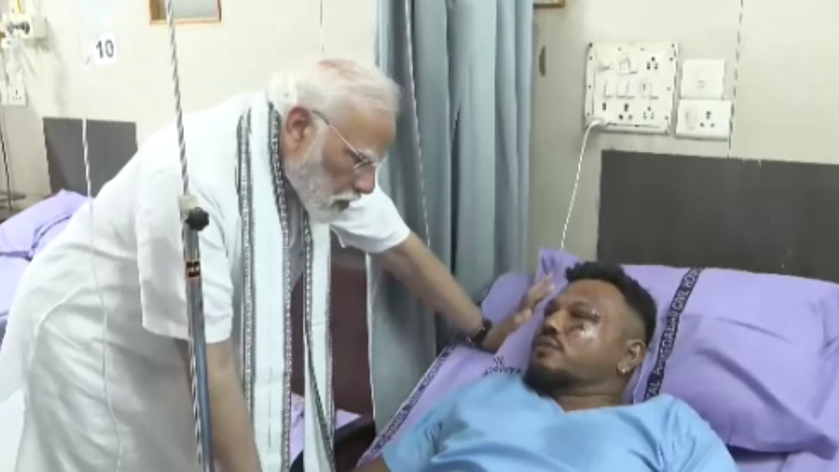 अहमदाबाद पहुंचे PM Modi