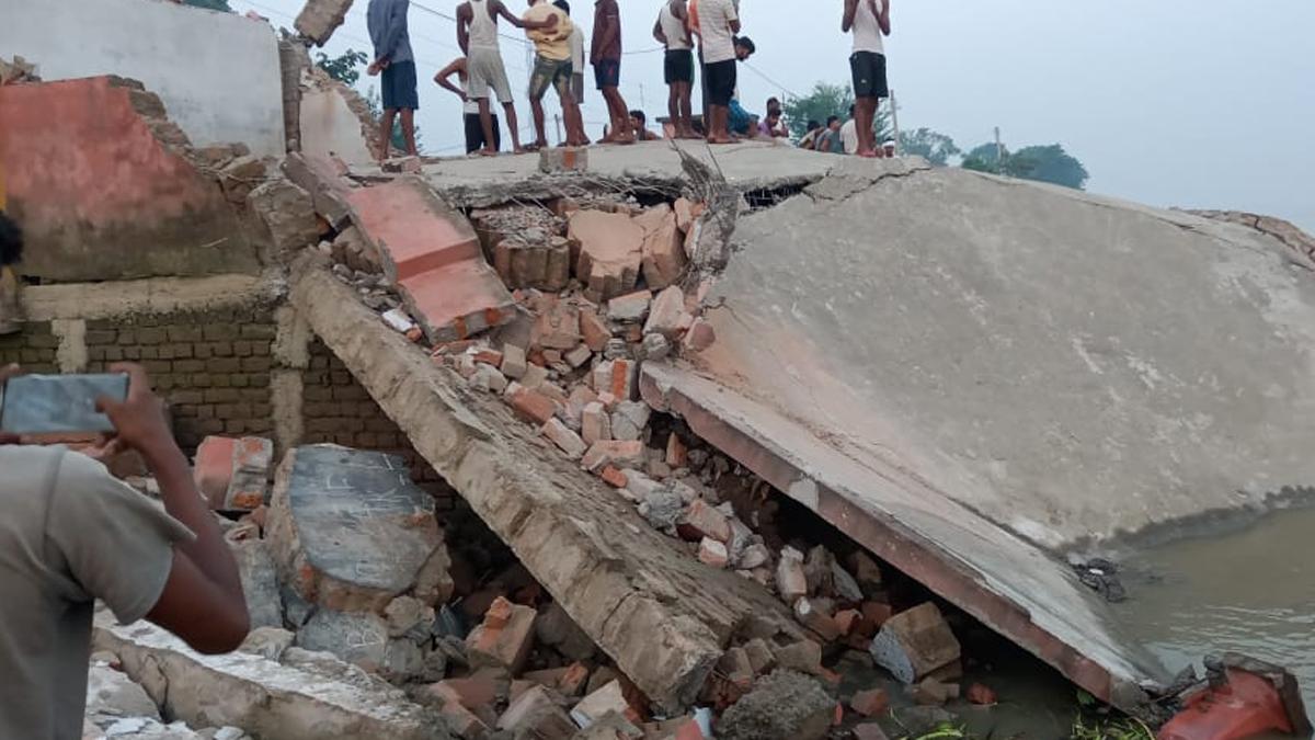 भागलपुर में गंगा नदी मचा रही तबाही