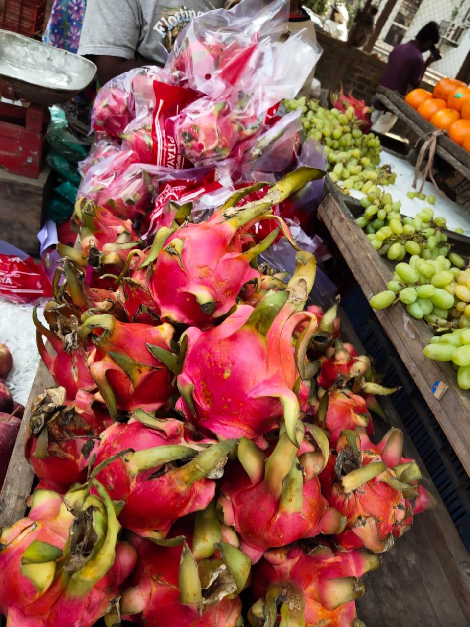 गुजरात में ड्रैगन फ्रूट का नाम बदल दिया गया (फोटो-गोपी)