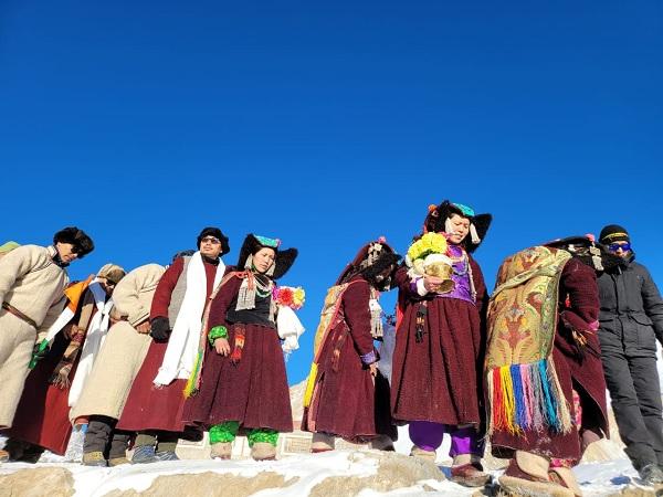 स्थानीय कलाकारों ने प्रस्तुत किए सांस्कृतिक कार्यक्रम