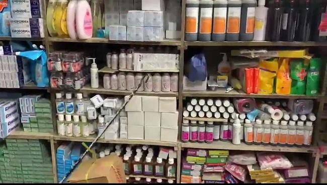 सीतामढ़ी में नहीं मिल रहे मास्क और सैनिटाइजर के खरीददार