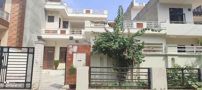 रोहतक में है नताशा का घर