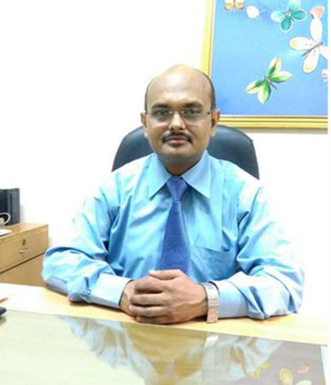 शिक्षाविद व एल्कॉन इंटरनेशनल स्कूल में सीनियर टीचर राजीव झा