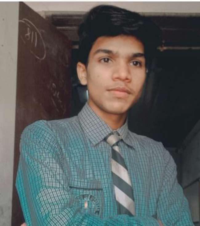 दिल्ली के सर्वोदय बाल विद्यालय जाफराबाद के क्लास 12 के छात्र दिलकश 