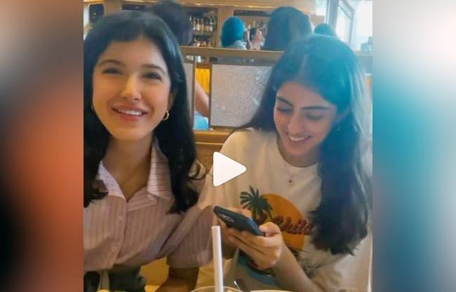 शनाया और नव्या