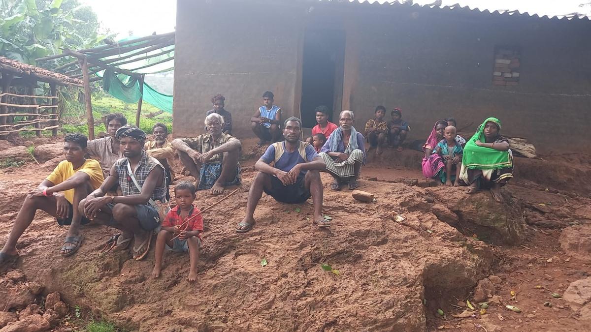 गांव में नहीं हैं बुनियादी सुविधाएं