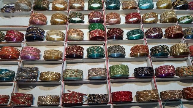 कोरोना से मंदा था चूड़ी का व्यापार