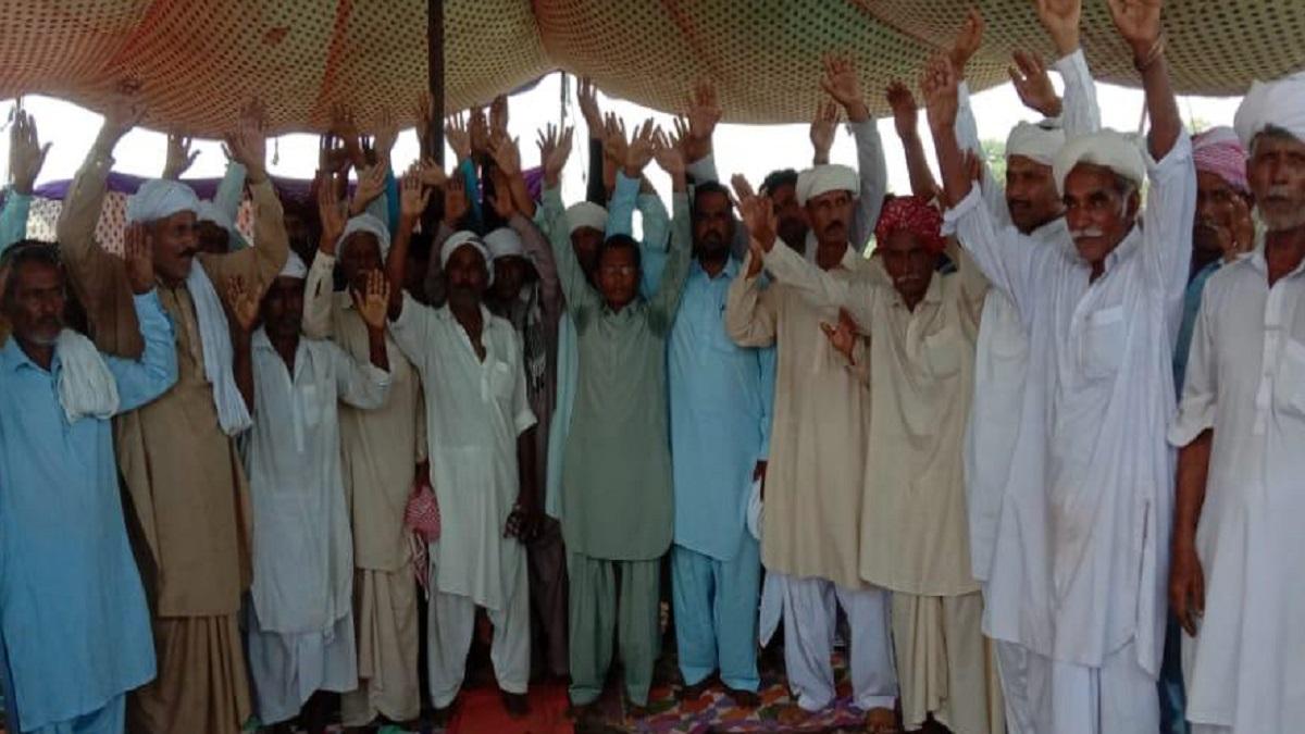 मंदिर तोड़े जाने का विरोध