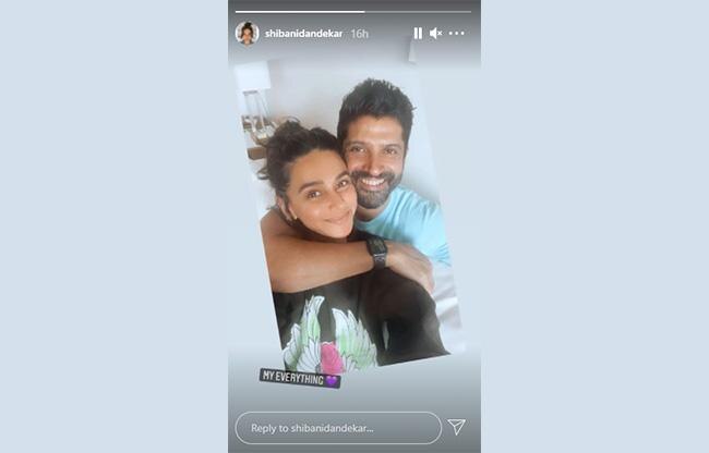 शिबानी दांडेकर ने शेयर की फोटो