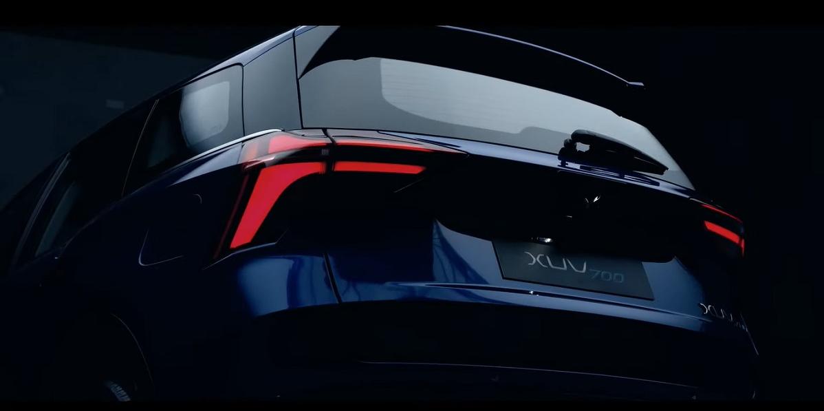 Mahindra XUV700 का बैक लुक