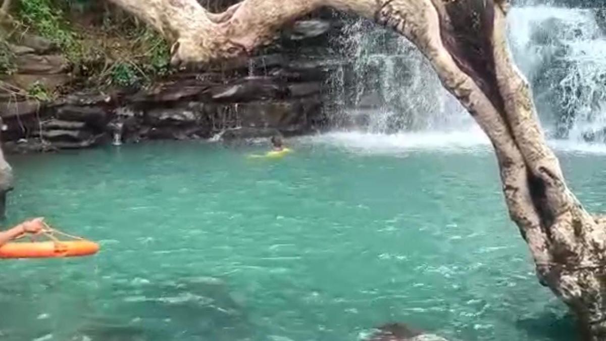 हलाली डेम का झरना.