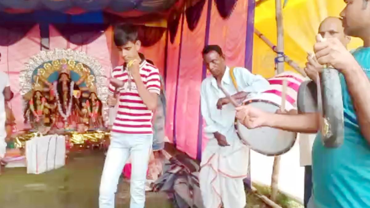 श्राद्ध पक्ष के समापन पर दुर्गा पूजा.