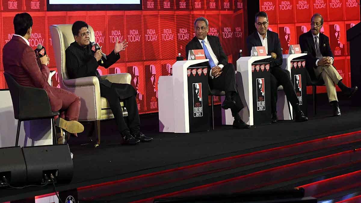 इंडिया टुडे कॉन्क्लेव 20201 में शामिल (बाएं से दाएं) केंद्रीय मंत्री पीयूष गोयल, टीवी राजेंद्रन, कुणाल बल और संजय नायर. (फोटोः यासिर इकबाल/India Today)