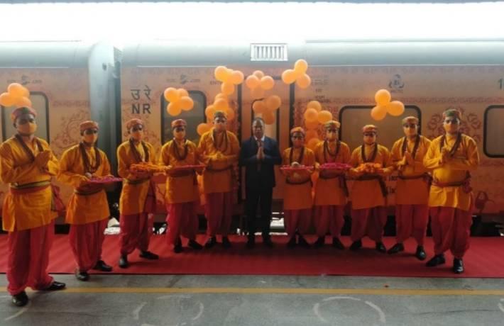 Ramayana express service staff dress