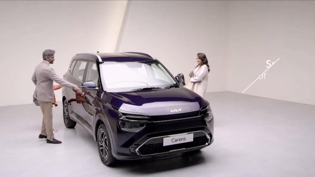फैमिली कार है Kia Carens