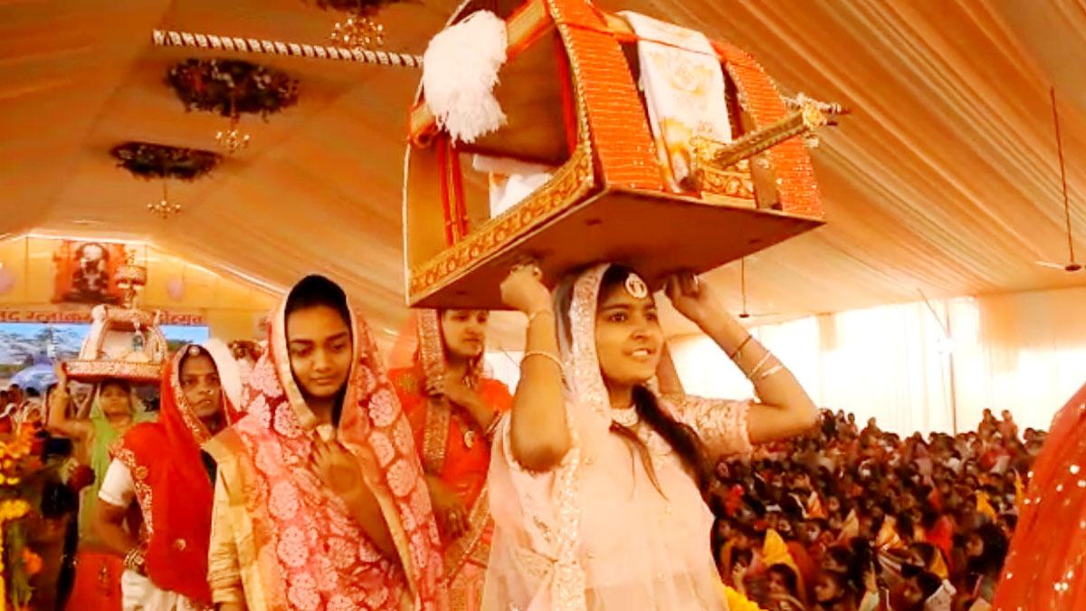  30 करोड़ की संपत्ति दान कर पूरे परिवार ने ली दीक्षा