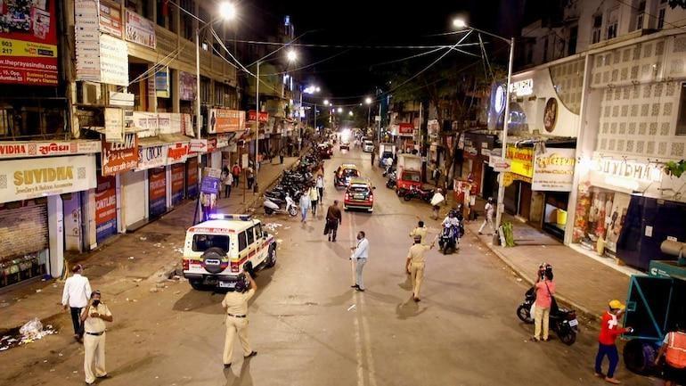 पिछले लॉकडाउन के असर से अभी उबर रहे लोग (File Photo)