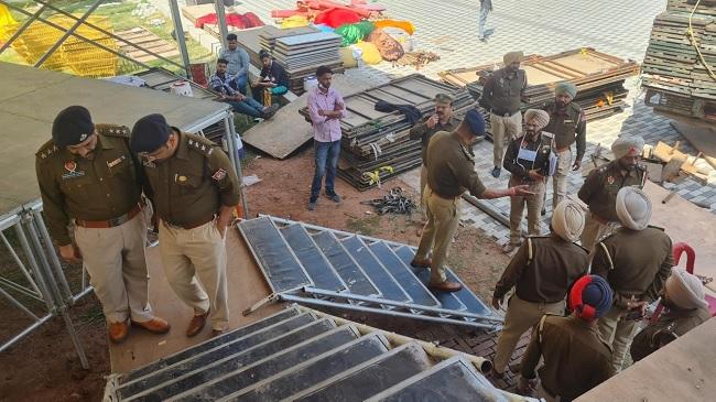 कार्यक्रम स्थल पर पड़ोसी जिलों के पुलिसकर्मियों को भी किया गया तैनात