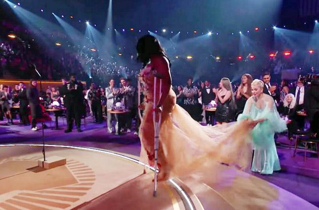 SZA की मदद करतीं लेडी गागा