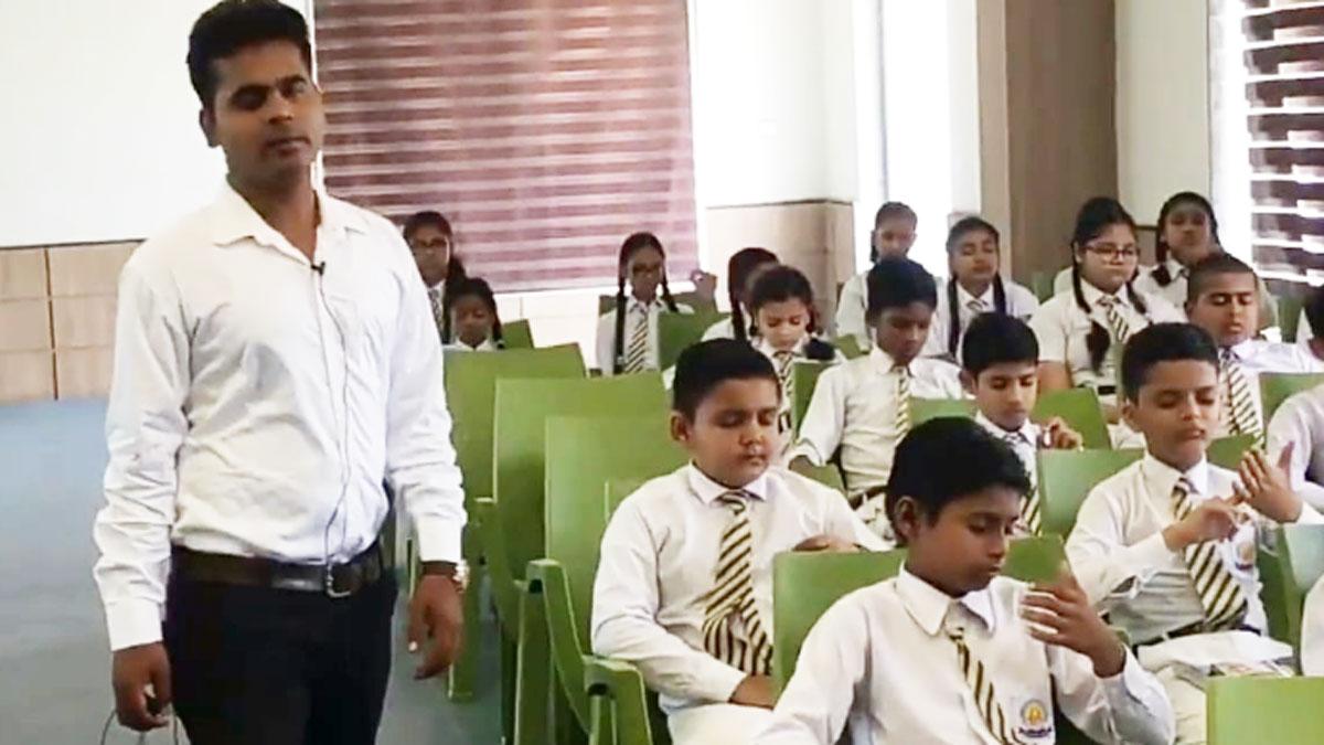 मेडिटेशन साइंस के ट्रेनर अनुराग