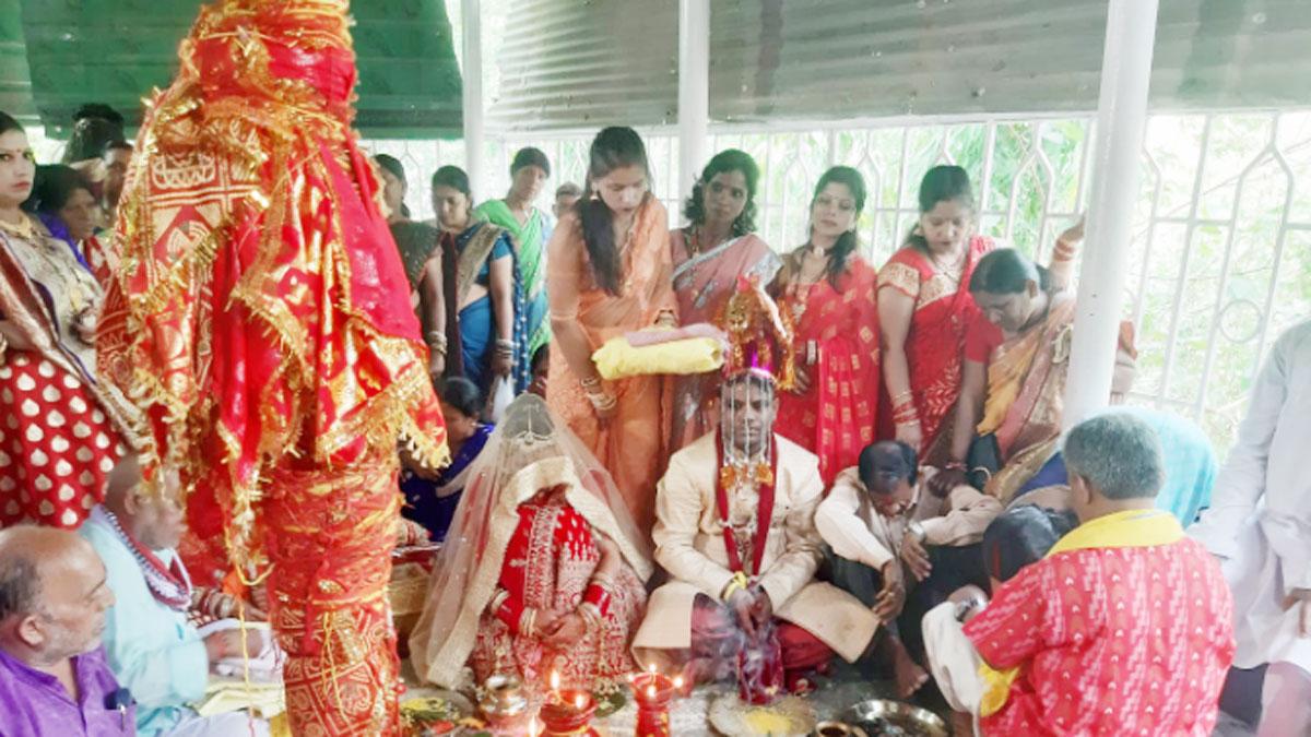 दहेज के लिए टूटी शादी, बिना दहेज के हुई 