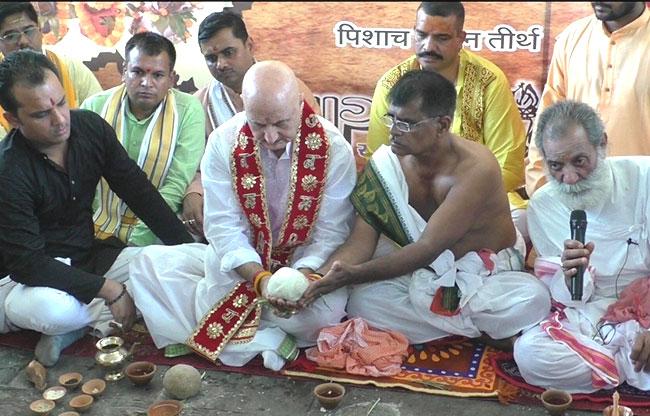 अनुपम खेर